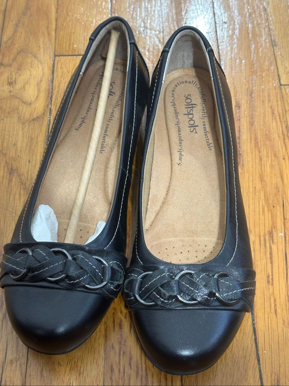 Softspots  Posie Black Upper Leather US women size 10ww slip on.  A850